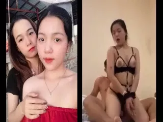 Em gái ngoan lộ clip hóa thần dâm